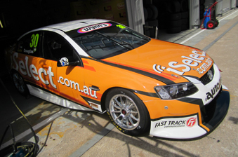 thumb The orange, black and white look for Taz Douglas this year