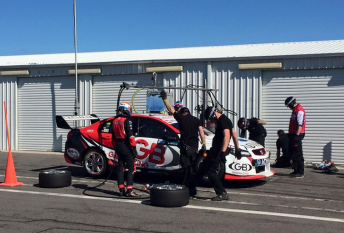 Pitstop practice for the Dale Wood/Macauley Jones BJR Holden
