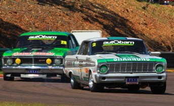 thumb Jim Richards leads Brad Tilley at Hidden Valley Raceway