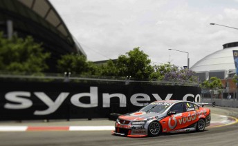 thumb Jamie Whincup attacking the Homebush street circuit