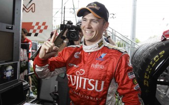 thumb Lee Holdsworth has claimed pole position for the final race of the 2010 season