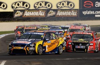 thumb Will Davison leads the field at Phillip Island