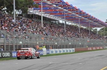 thumb Garth Tander at the Clipsal 500