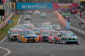 thumb The start of the 2011 Supercheap Auto Bathurst 1000