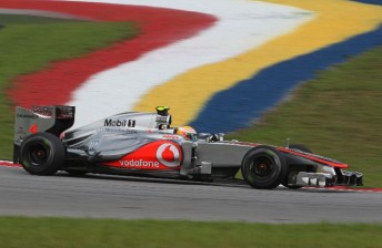 thumb Lewis Hamilton attacking the Sepang circuit