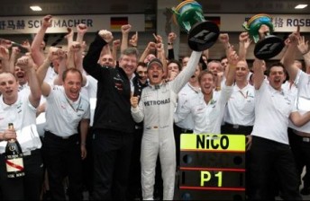 thumb Nico Rosberg and Ross Brawn (front) celebrate with the Mercedes crew