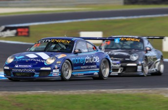 thumb Nick Foster leads Andre Heimgartner