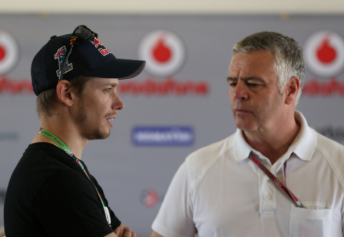 thumb Casey Stoner speaks with former Triple Eight team owner Derrick Warwick