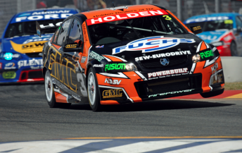 thumb Jaosn Richards leads John Bowe at the Clipsal 500 in 2007