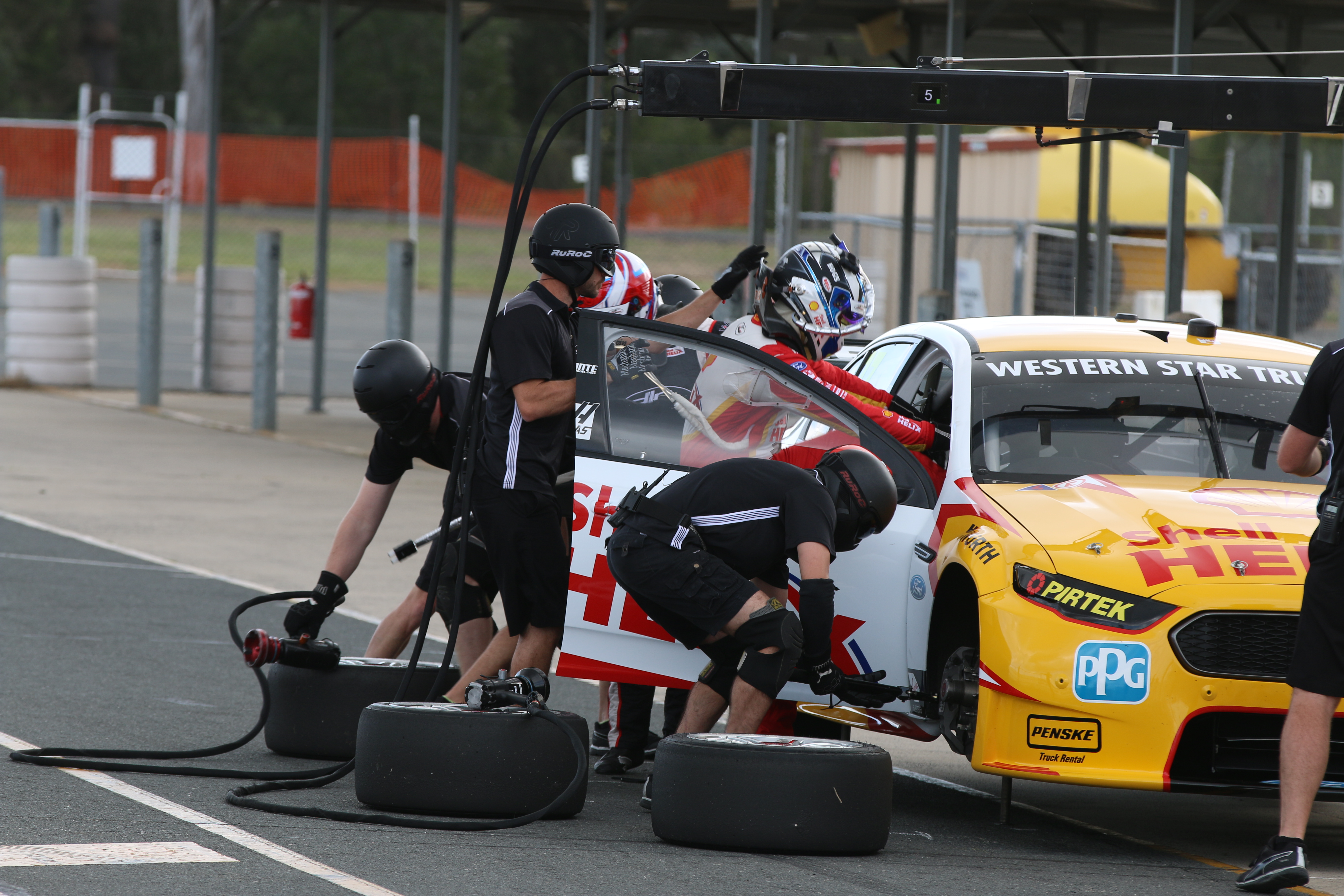 GALLERY Retro liveries hit the track at Ipswich