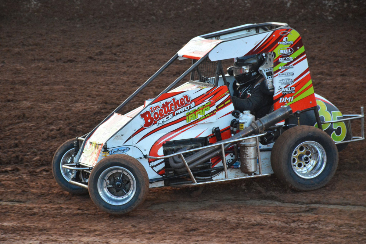 Kendall and Robinson clean up at Archerfield Speedcafe