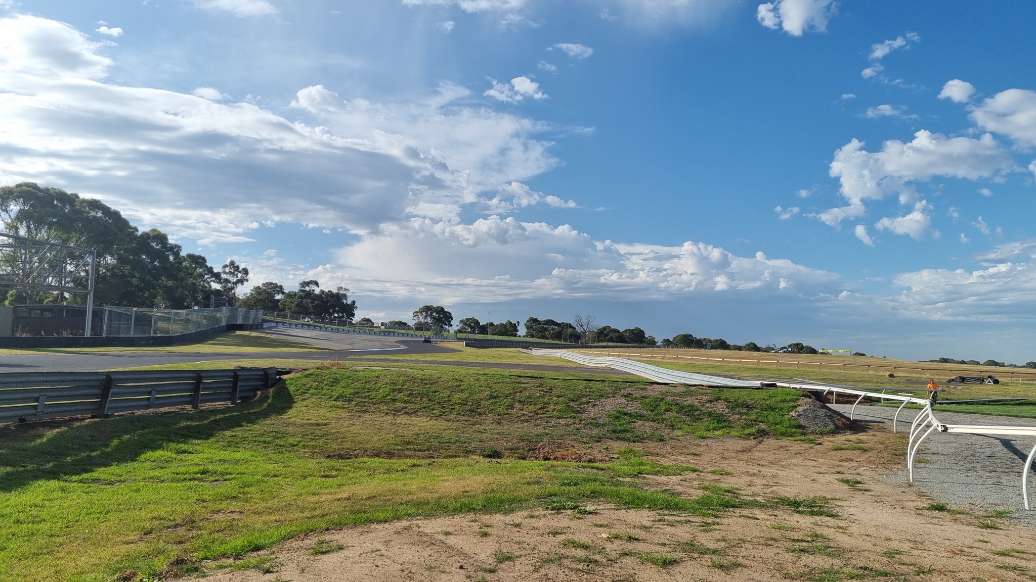 Barrier changes at Sandown